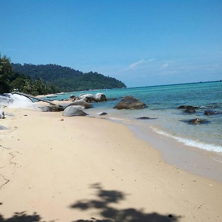 Bungkil Place Hotel Tioman Buitenkant foto