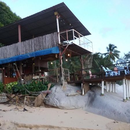 Bungkil Place Hotel Tioman Buitenkant foto