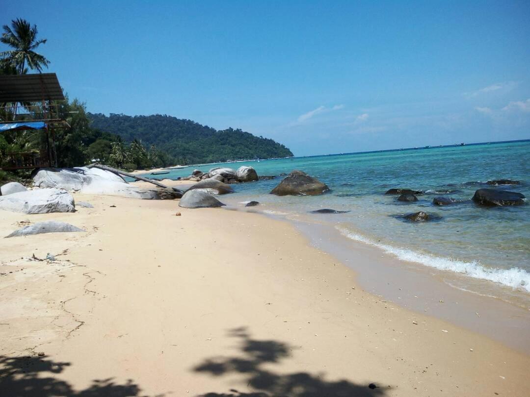 Bungkil Place Hotel Tioman Buitenkant foto