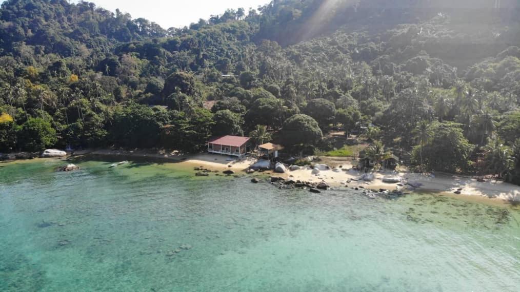 Bungkil Place Hotel Tioman Buitenkant foto