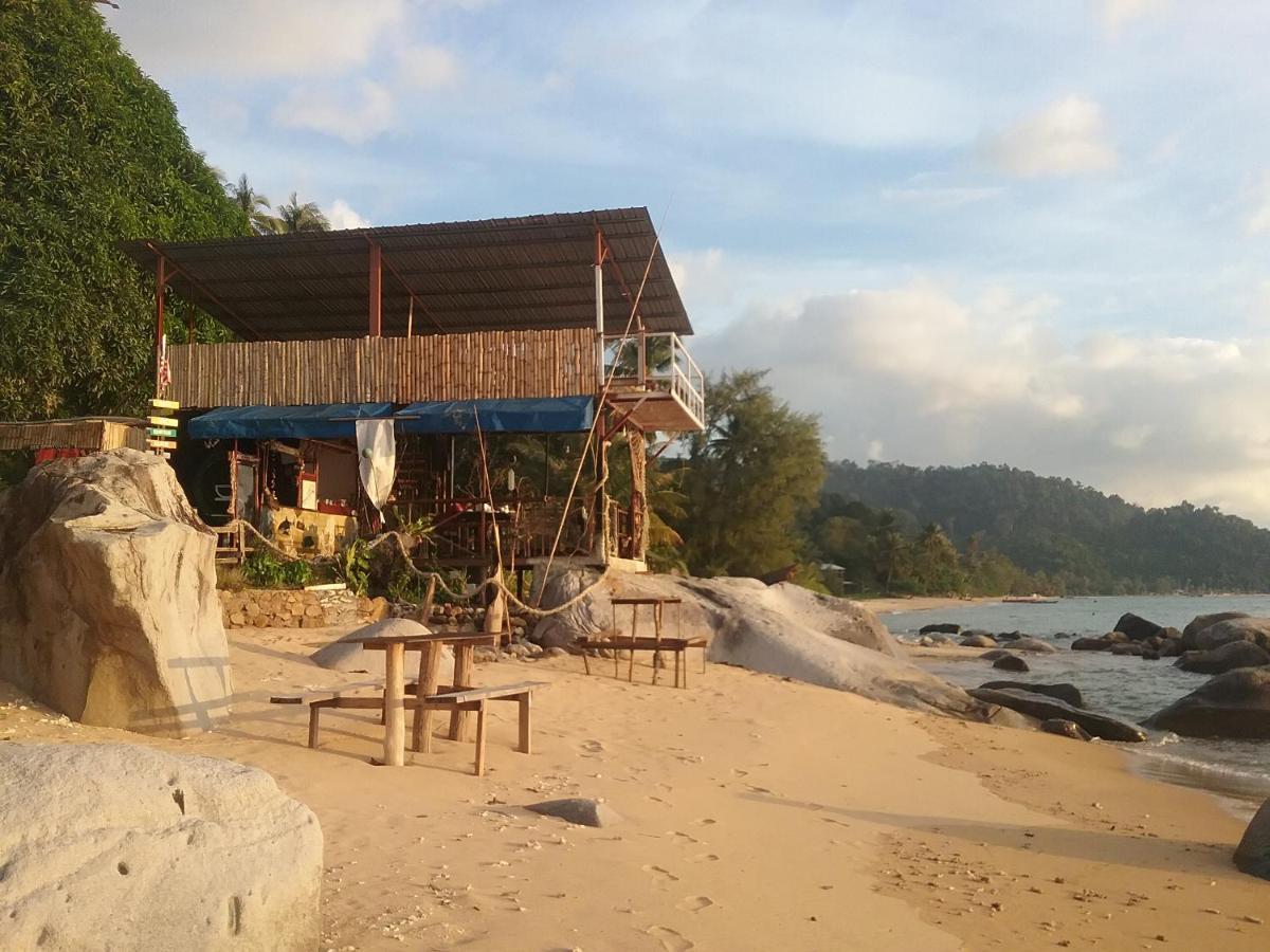 Bungkil Place Hotel Tioman Buitenkant foto