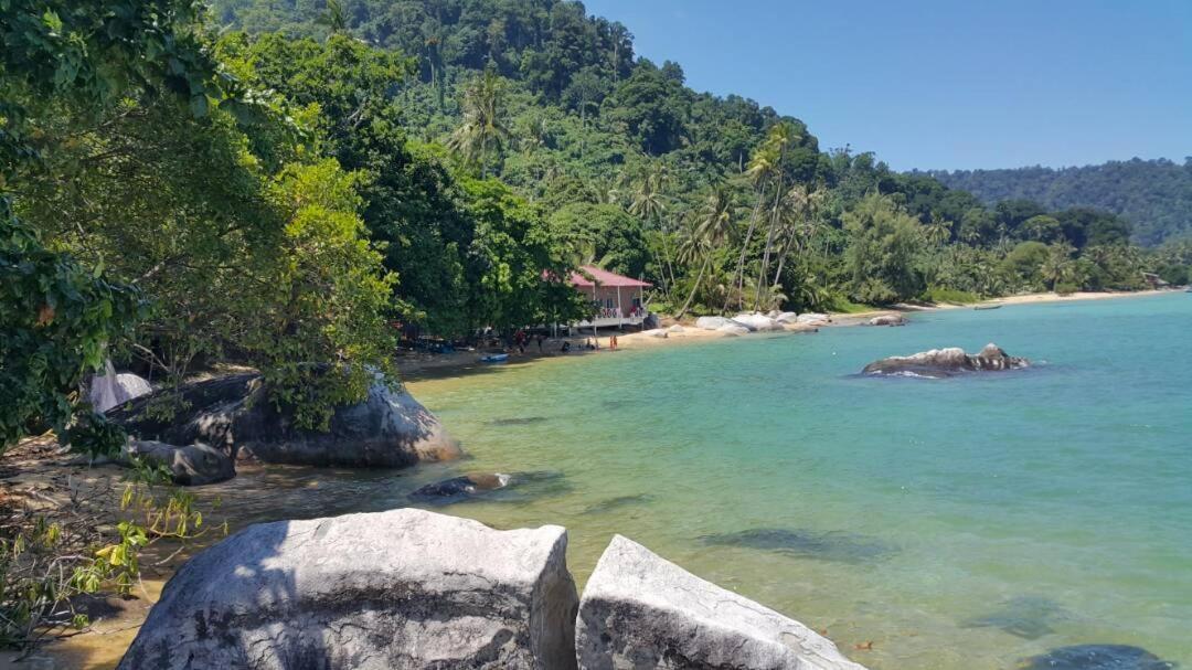 Bungkil Place Hotel Tioman Buitenkant foto