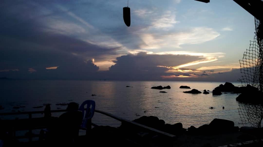 Bungkil Place Hotel Tioman Buitenkant foto